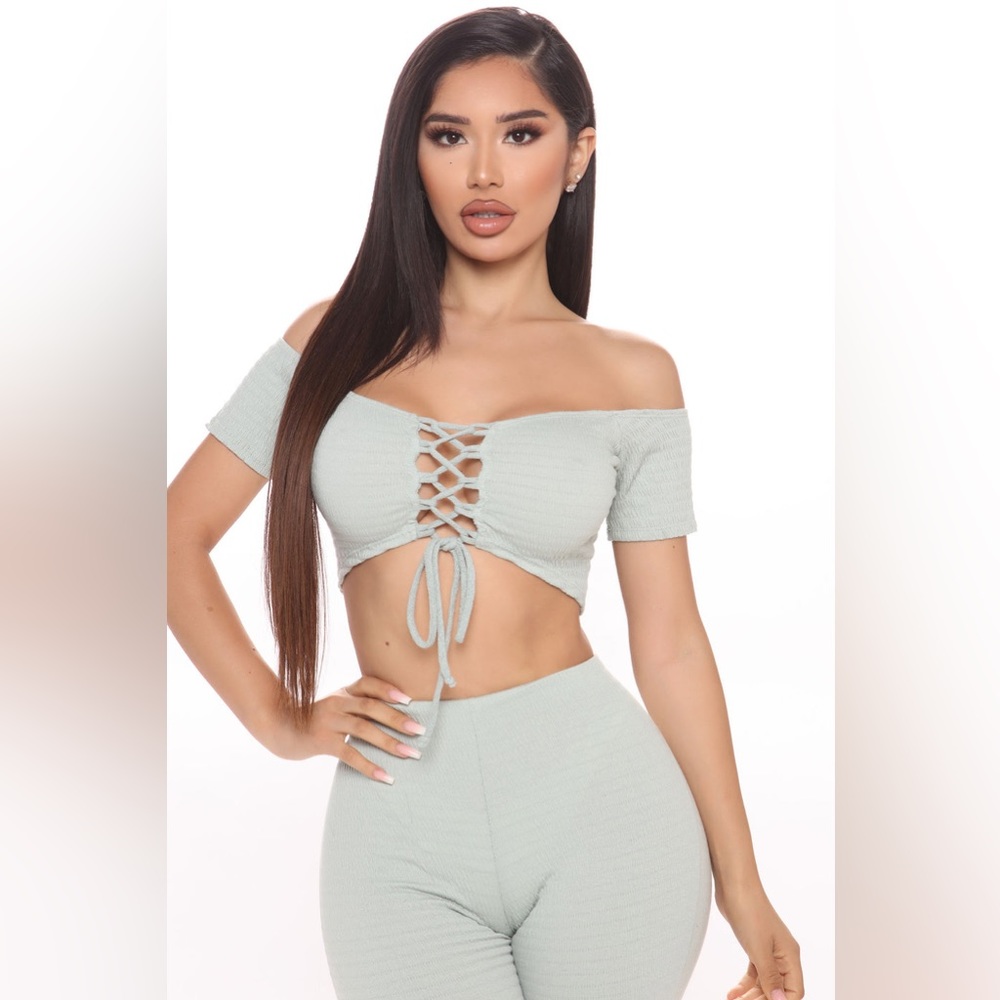 FASHION NOVA